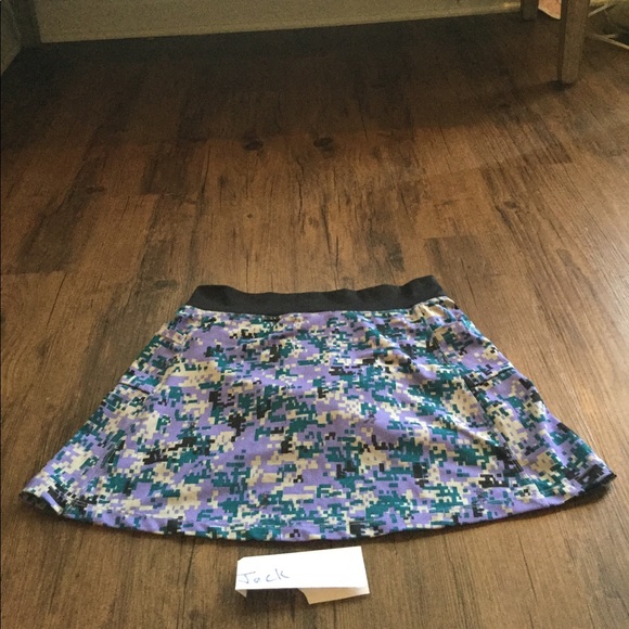 Running Skorts - Picture 2 of 4